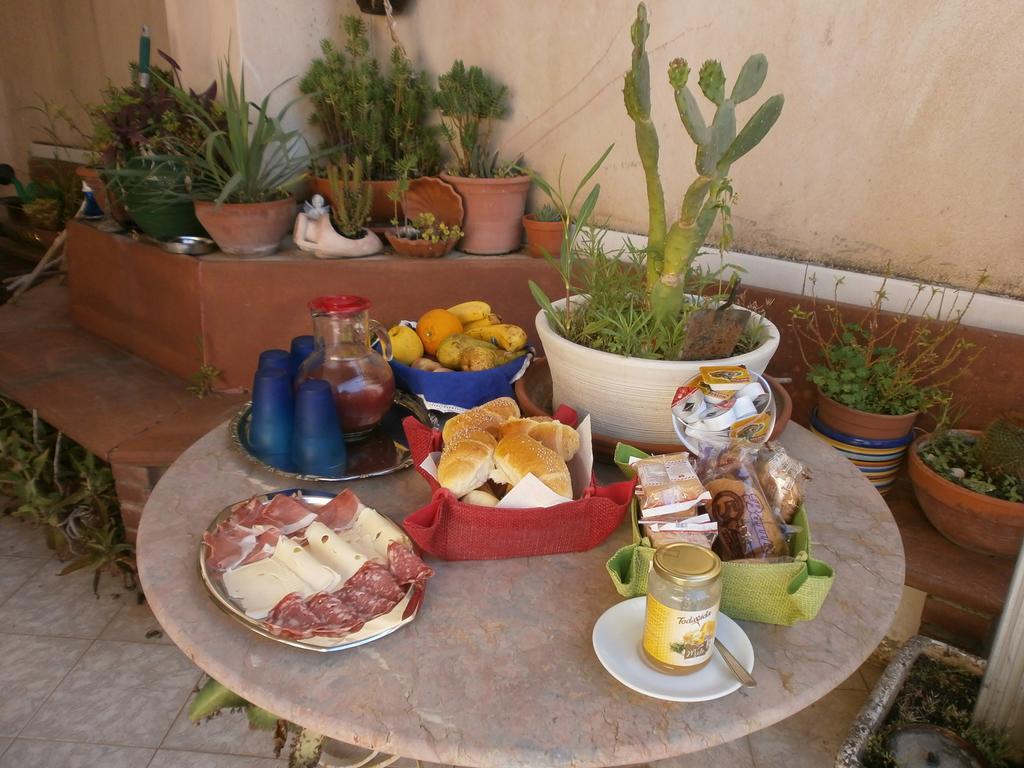 Salvone'S House B&B Giardini Naxos Exterior photo